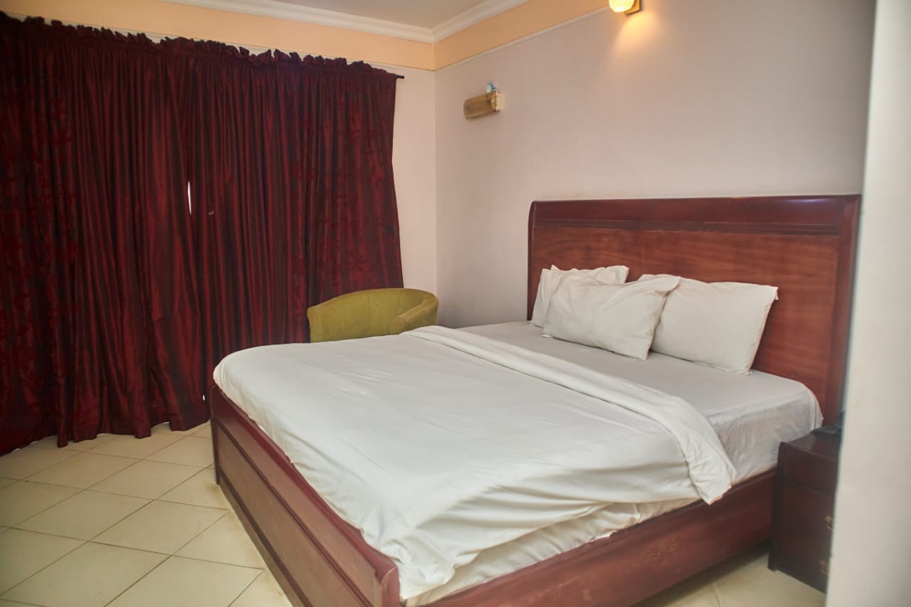 /web/uploads/116/Royal Cedar Hotel and Apartments/room-photos/Royal Deluxe/royal cedars deluxe.jpg